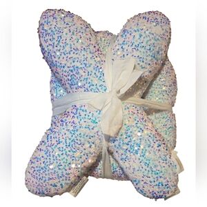 Isaac Mizrahi - NWOT Set of 2 'X' & 'O'  Iridescent Sequin Accent Pillows XOXO